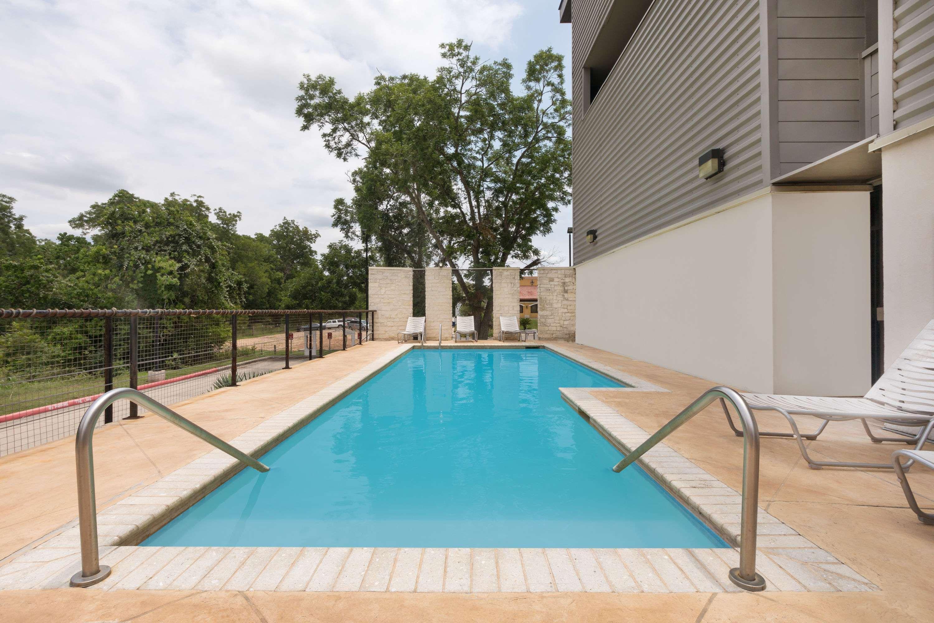 Baymont By Wyndham Columbus Hotel Bagian luar foto