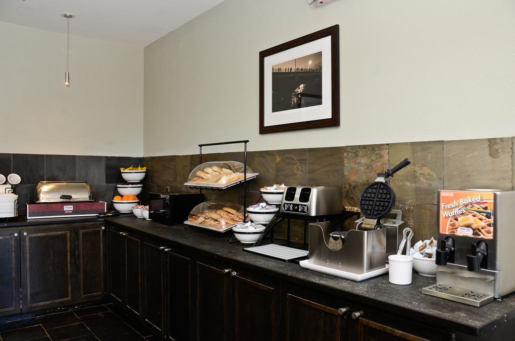 Baymont By Wyndham Columbus Hotel Bagian luar foto