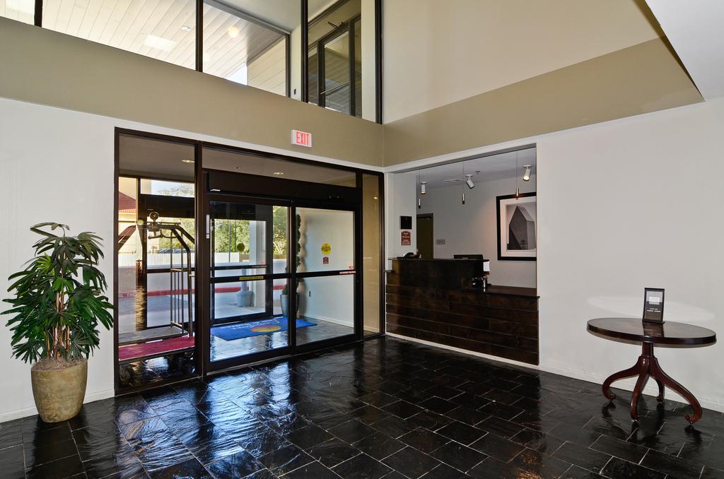 Baymont By Wyndham Columbus Hotel Bagian luar foto
