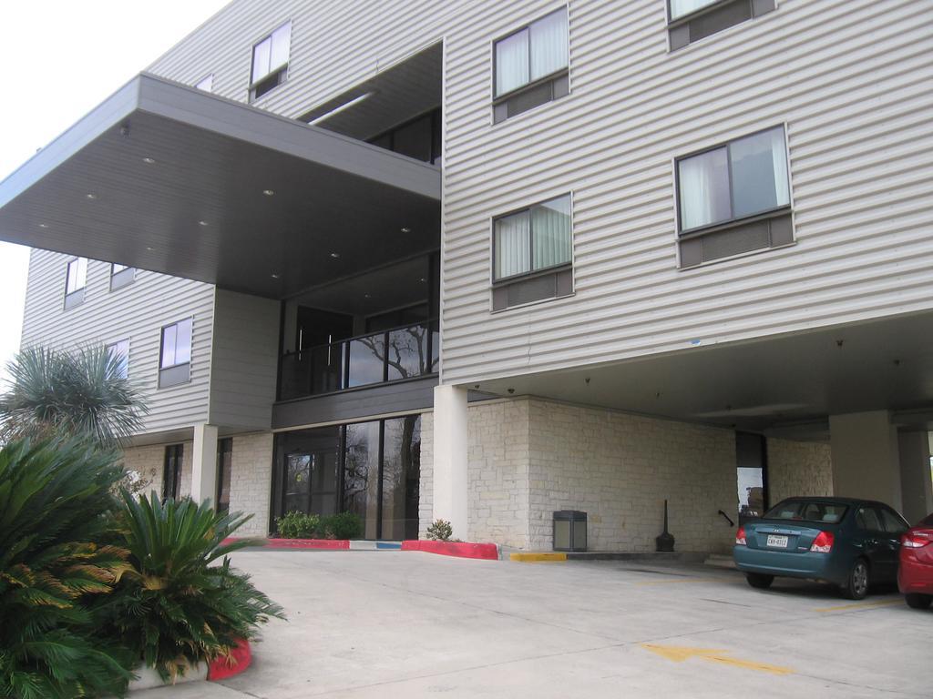 Baymont By Wyndham Columbus Hotel Bagian luar foto