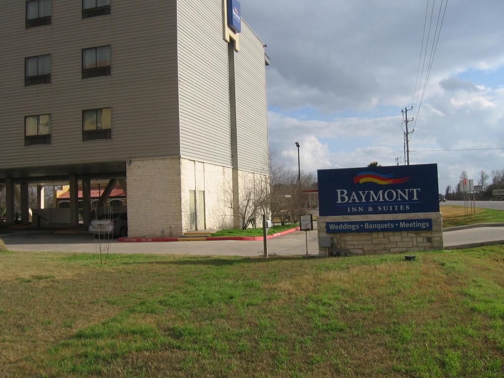 Baymont By Wyndham Columbus Hotel Bagian luar foto