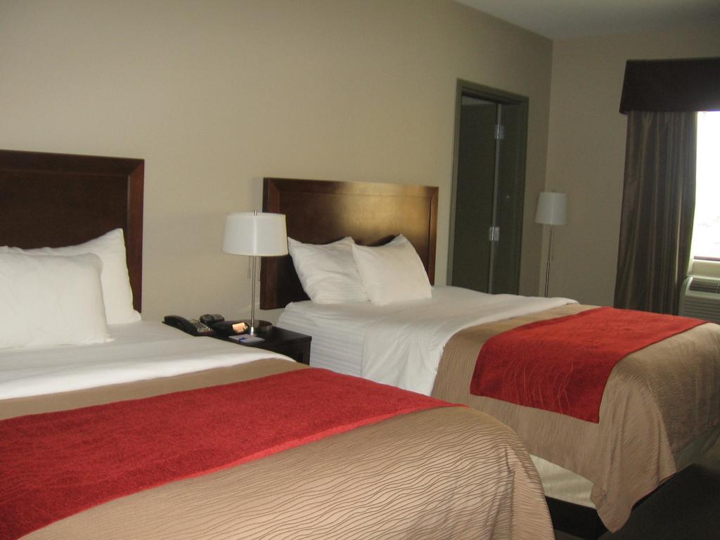 Baymont By Wyndham Columbus Hotel Bagian luar foto