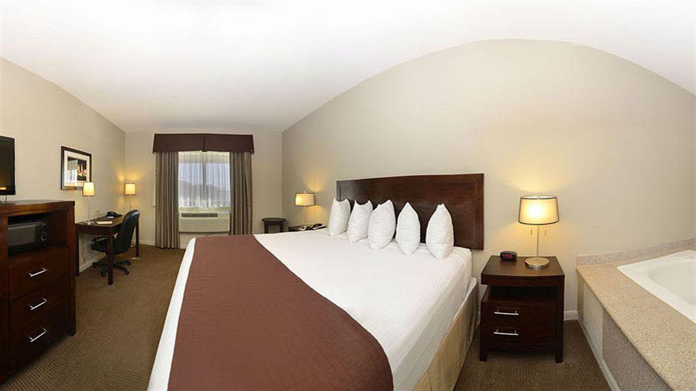 Baymont By Wyndham Columbus Hotel Bagian luar foto